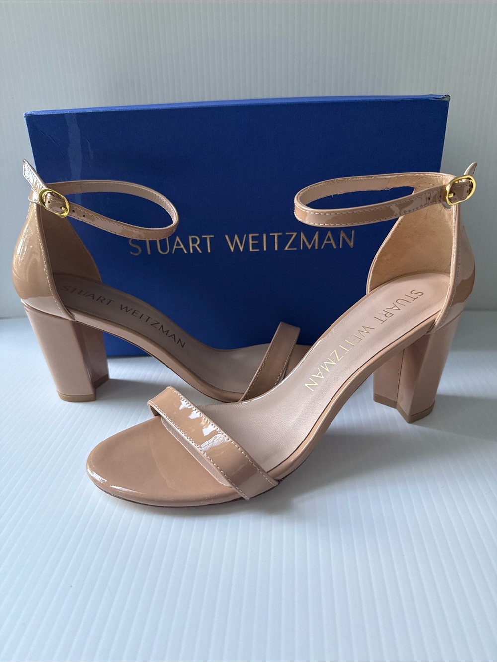 Stuart Weitzman Nearly Nude Patent Block Heel Sandals Size 8.5B(39)